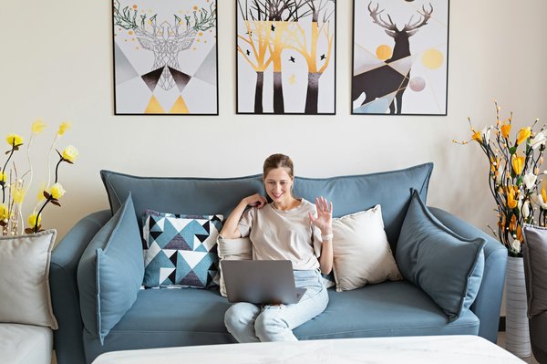 How Can a Swansea-Based Yoga Studio Use Online Classes to Increase Membership?